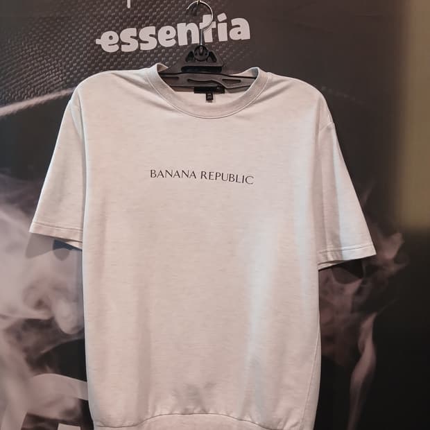 바나나리퍼블릭 로고 반팔티