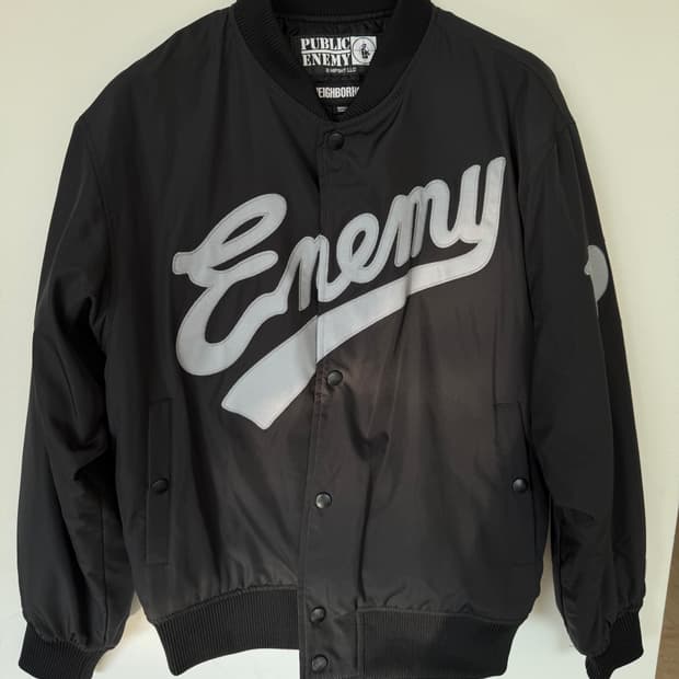 네이버후드 x 퍼블릭 에너미 마제스틱 베이스볼 자켓 블랙