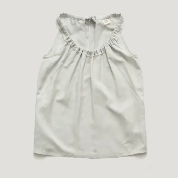 파르벵 블라우스 ARILINEN SHIRRING BLOUSE