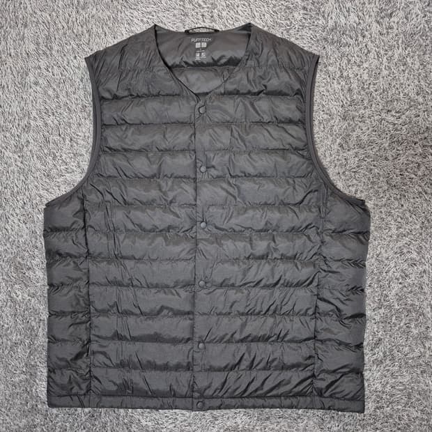 유니클로 남성 퍼프테크 경량 패딩 조끼 L