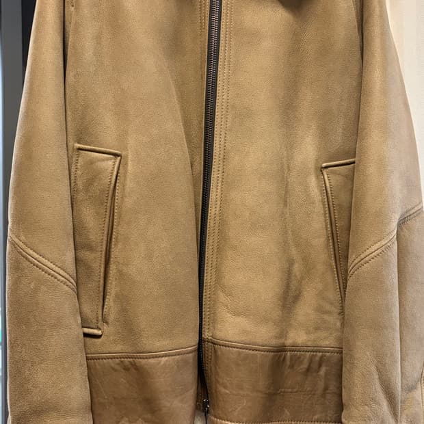 타임옴므 22fw 무스탕 카키