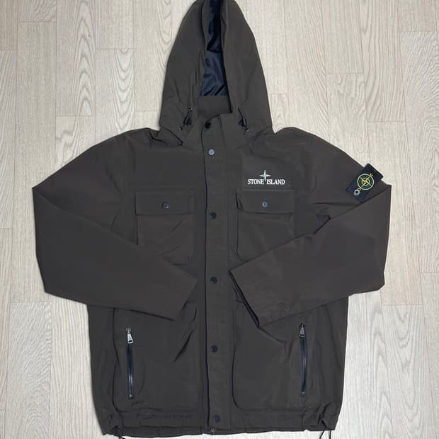 스톤아일랜드 브라운 바람막이 XL