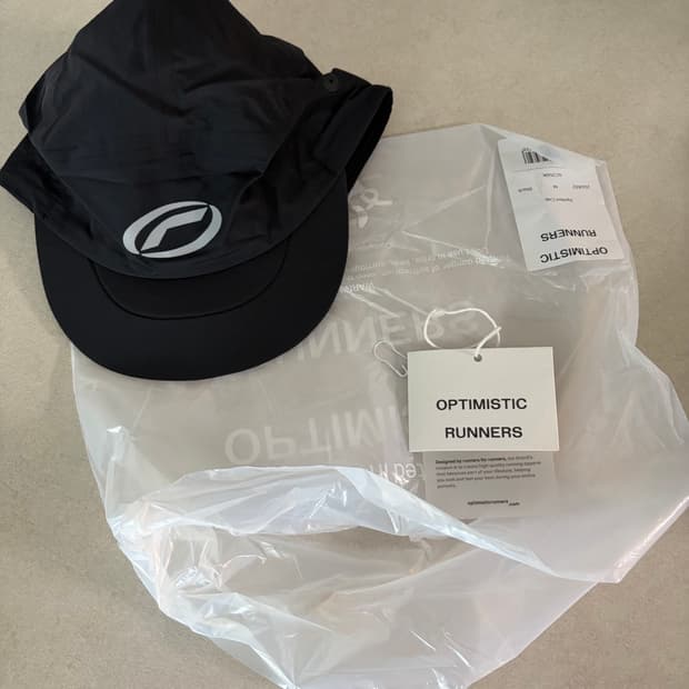 Optimistic Runners 블랙 캡