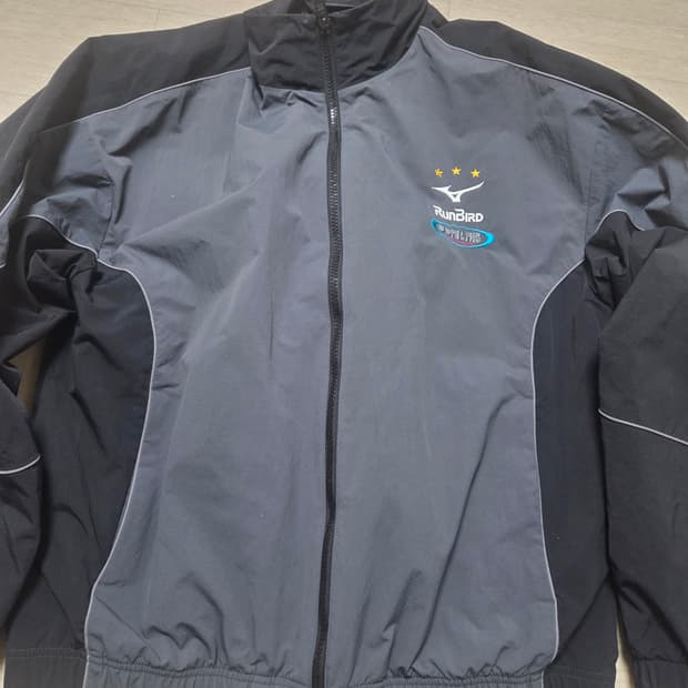 미즈노 런버드 바람막이 블랙/그레이 셋업
