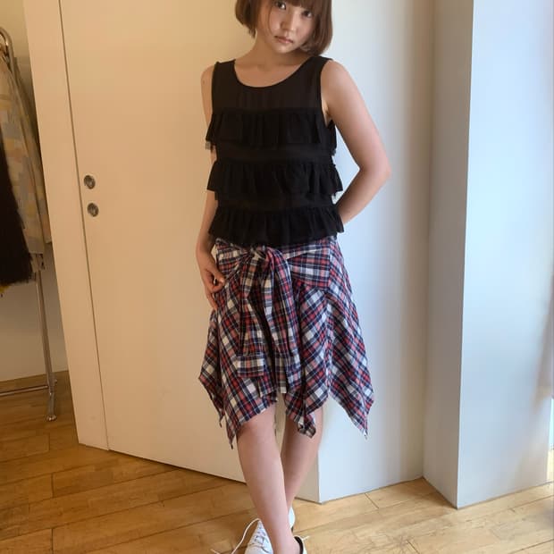 Frill sleeveless