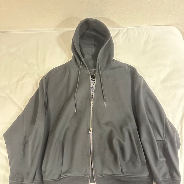 송지오옴므 24시즌 후드집업 50사이즈