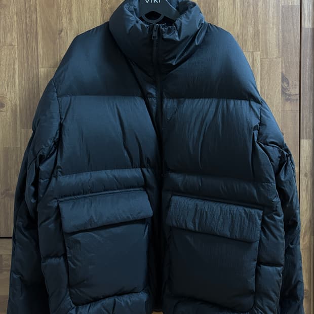 [M] 코스 퍼넬넥 퀼티드 다운 자켓 블랙 (패딩)