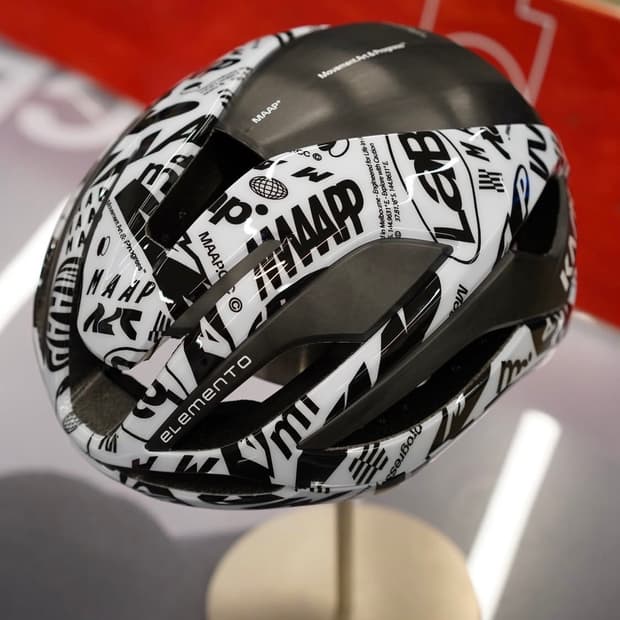 MAAP x KASK 엘레멘토 헬멧