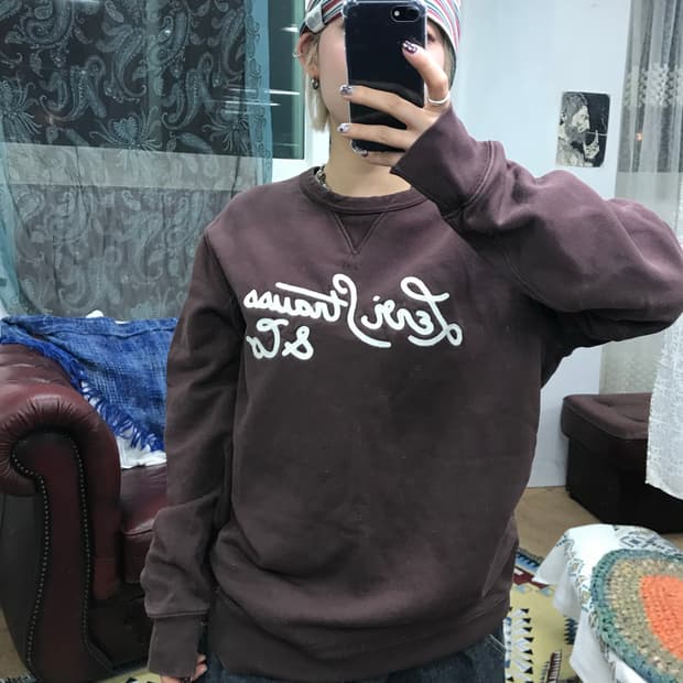 리바이스 자수 브라운 맨투맨 (Z1047)