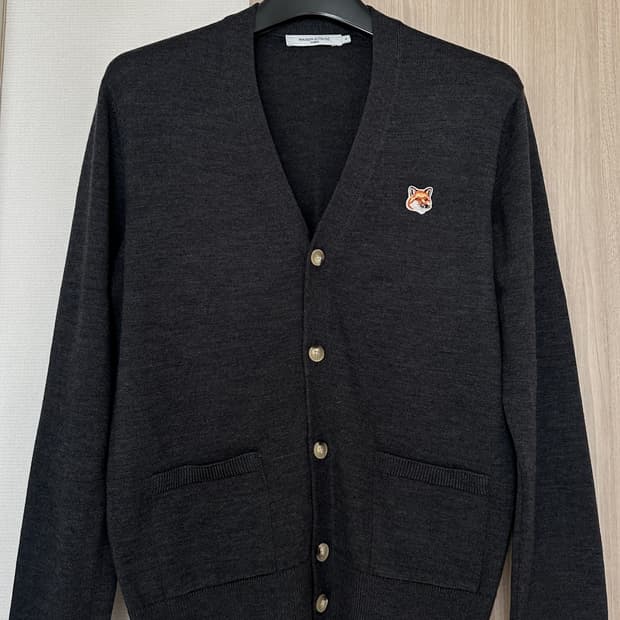 메종 키츠네 폭스 헤드 패치 클래식 가디건 앤트러사이트 멜란지