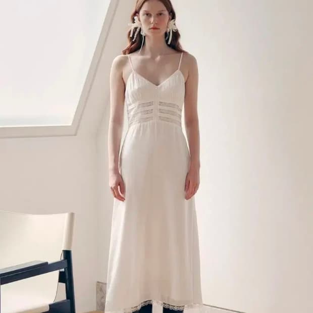 (가격 잠시 내림) 로라로라 레이스 뷔스티에 원피스 화이트