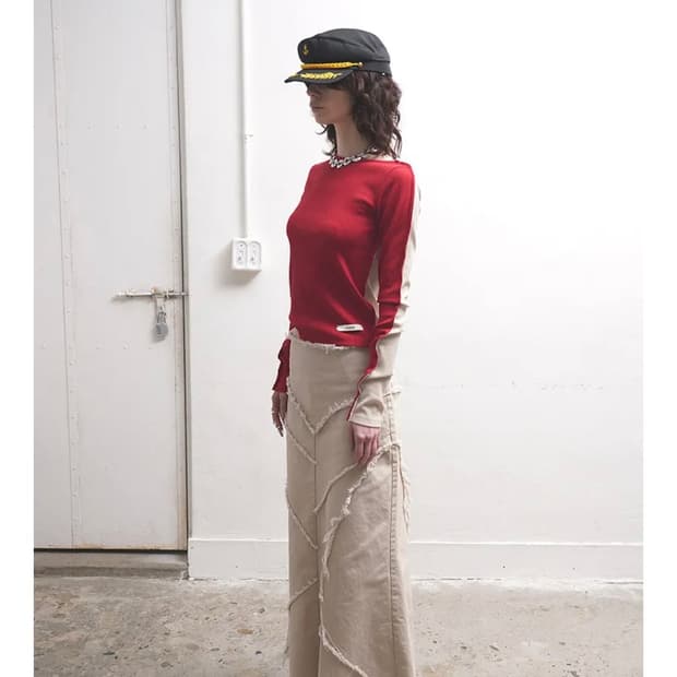 Dared 데어드 하프앤하프 롱 슬리브 탑 레드