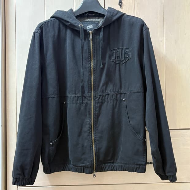 데우스 집업자켓