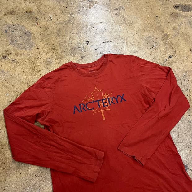 [정품/M] 아크테릭스 메이플 로고 롱슬리브 티셔츠 레드 b10