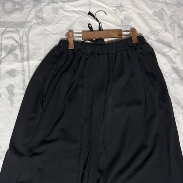 AMU 아무 스웻팬츠