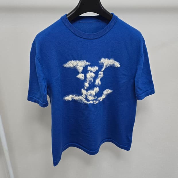 루이비통 클라우드 반팔 니트 xl사이즈 105 판매