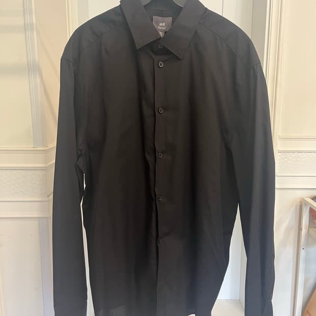 H&M 블랙 셔츠