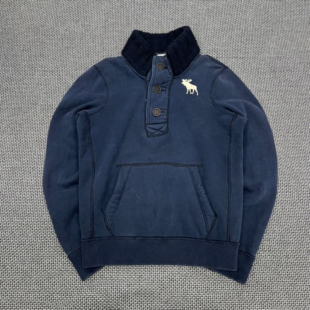 착샷O 아베크롬비 네이비 버튼 슬리브