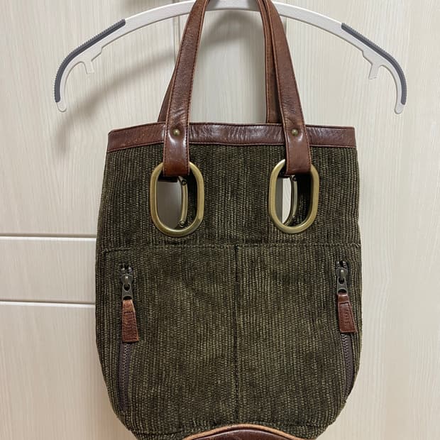 안나수이 토트백