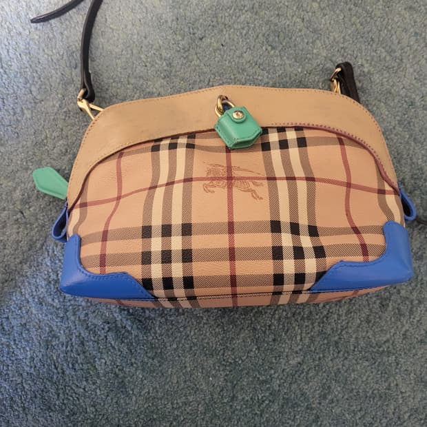 버버리 가방 크로스백