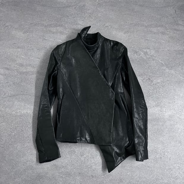 마스나다 사선 하이넥 비대칭 램스킨 자켓