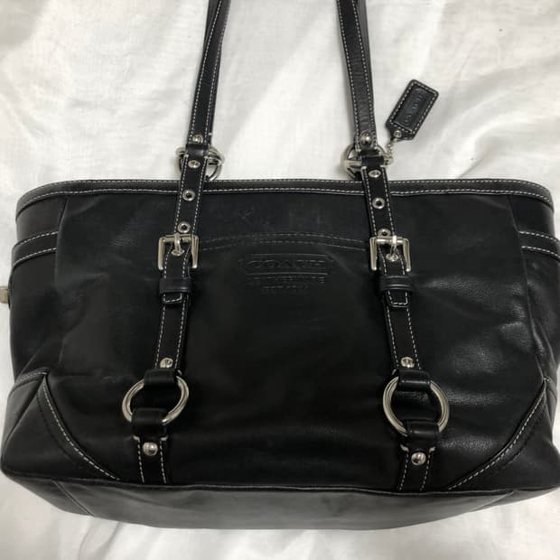 Coach leather shoulder bag