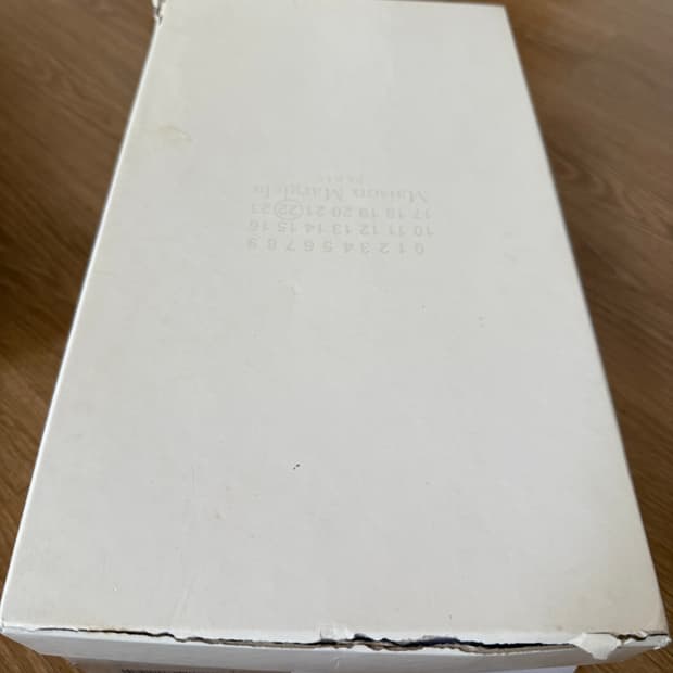 마르지엘라 스니커즈