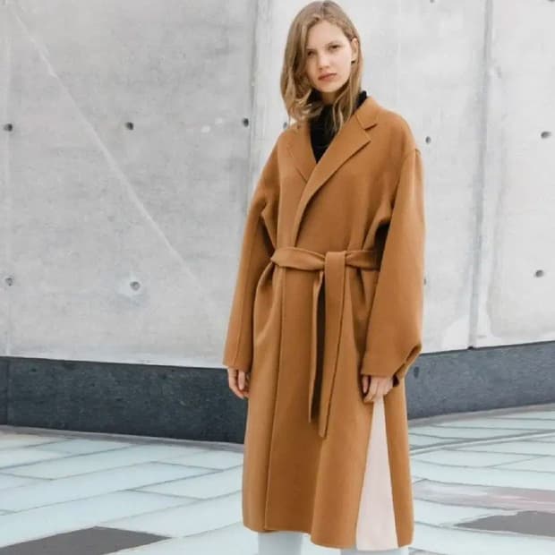 프론트로우(FRONTROW) 김나영 핸드메이드 퓨어울코트 프리사이즈