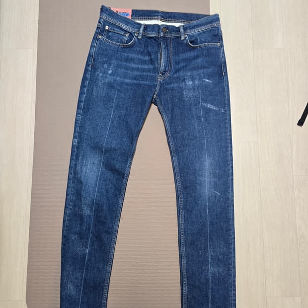 아크네 청바지 팝니다 