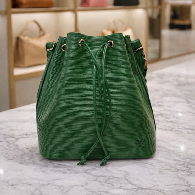 [A급] 루이비통 에삐 노에 그린 숄더백 판매합니다!!!