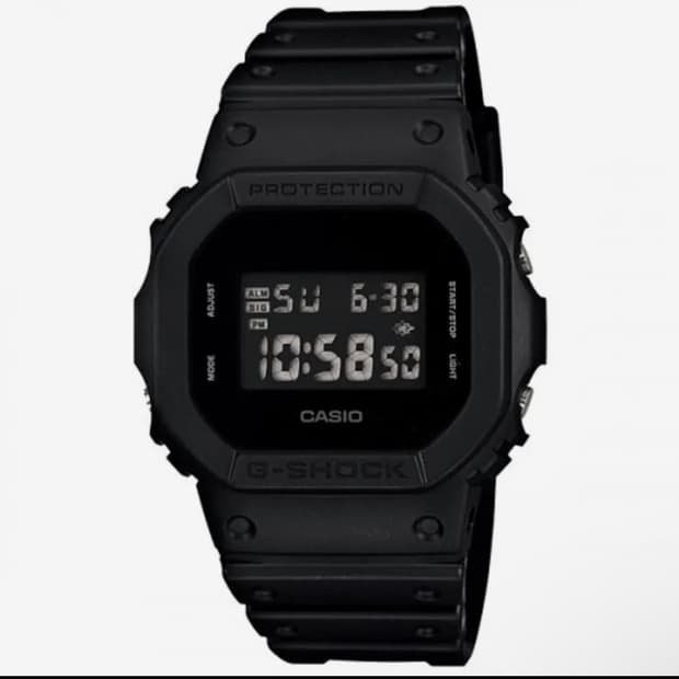 지샥 DW-5600BB-1DR