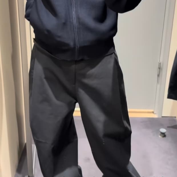 COS 와이드 레그 플리티드 코튼 트라우저 52사이즈