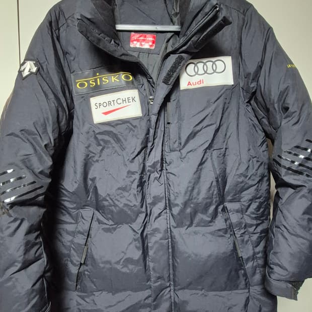 데상트 정품 캐나다 팀 레플리카 오리털패딩 덕다운 점퍼 95사이즈 팝니다