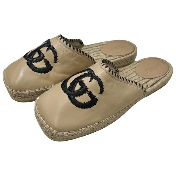구찌 GG 자수 가죽 메스파드리유 슬립온 38