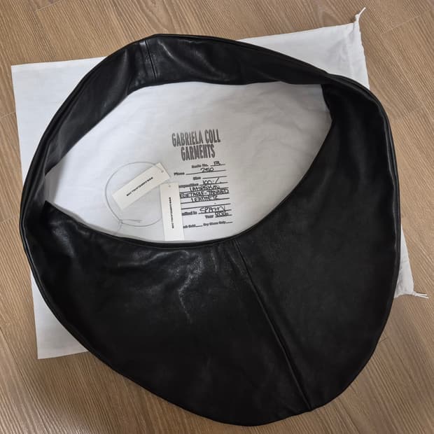 26 SS 가브리엘라 콜 가먼츠 NO.250 백(램스킨)