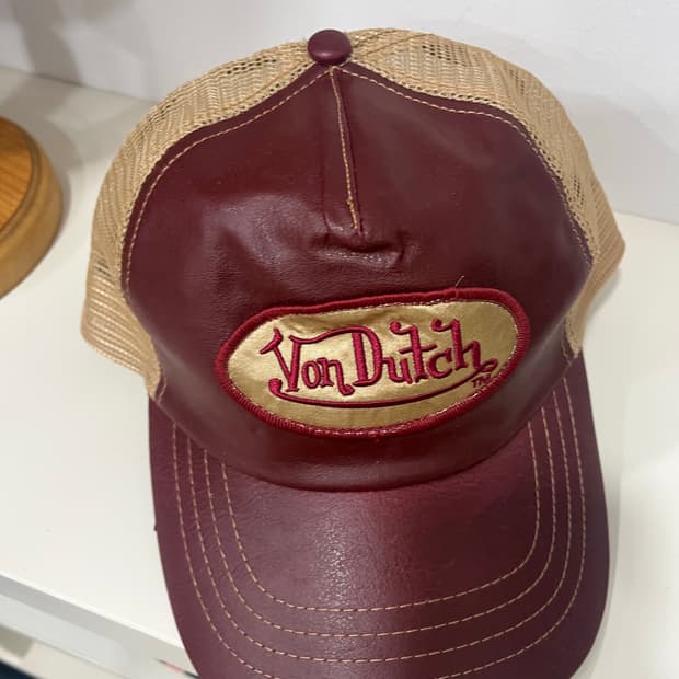[새상품]본더치(Von Dutch) 메쉬 트러커 캡 (와인/베이지