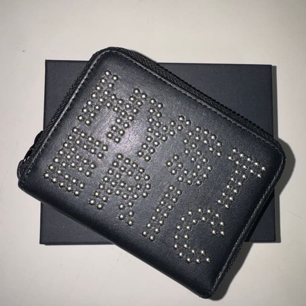 히스테릭글래머 로고 스터드 레더 지갑