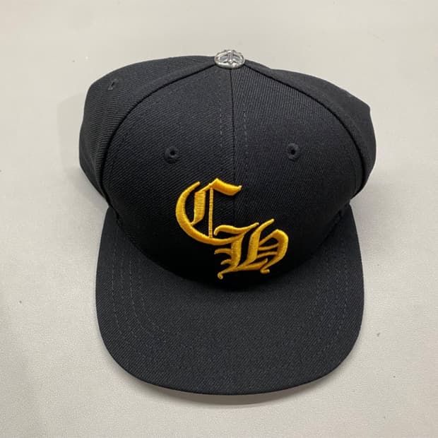 크롬하츠 CH 블랙 볼캡 모자 블랙 옐로우