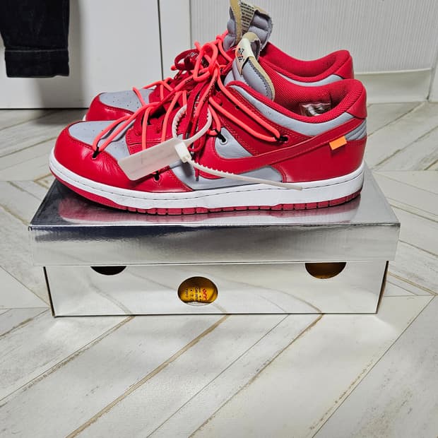 나이키 x 오프화이트 덩크 로우 유니버시티 레드 300