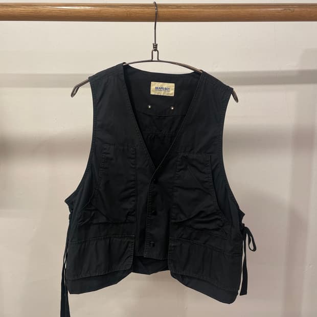 beams boy running vest