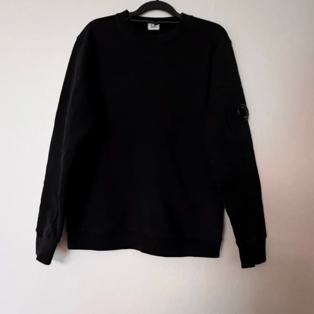 cp컴퍼니 렌즈 맨투맨