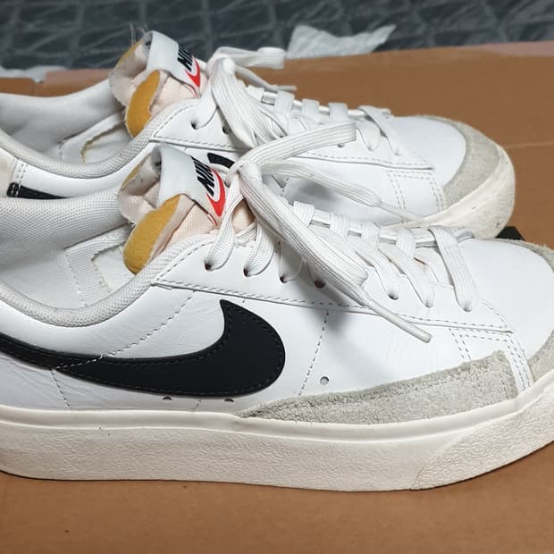 나이키 블레이저 로우 플랫폼 스니커즈 (235) DJ0292-101