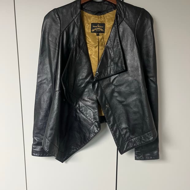 비비안웨스트우드 양가죽 자켓 38사이즈