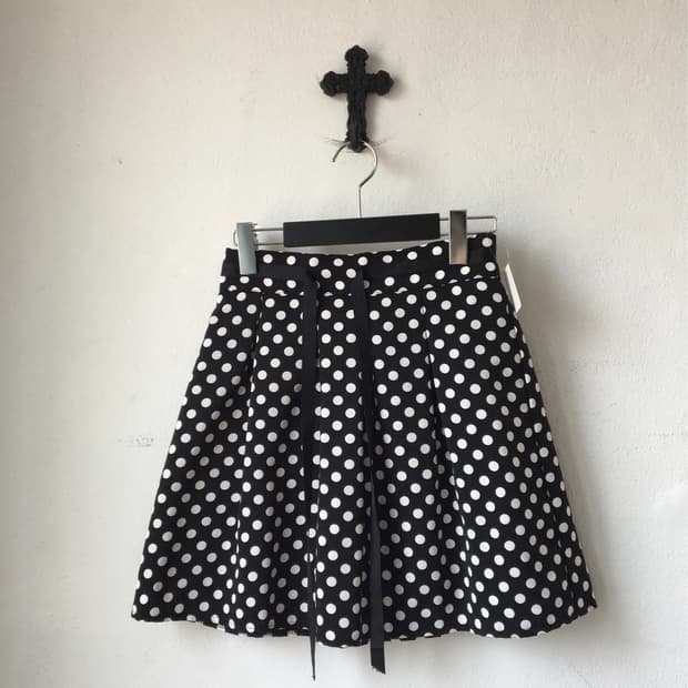 Belted dot pattern skirt