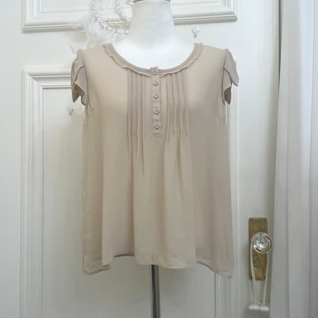 beige shirring bow sleeve pure blouse