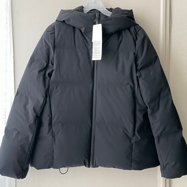 유니클로 패딩 여성 패딩 M 사이즈 블랙 / 택달린 미사용품