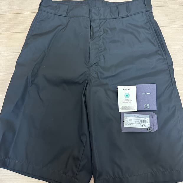 프라다 리나일론 버뮤다 46사이즈