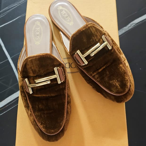TOD'S 토즈 벨벳 블로퍼 뮬