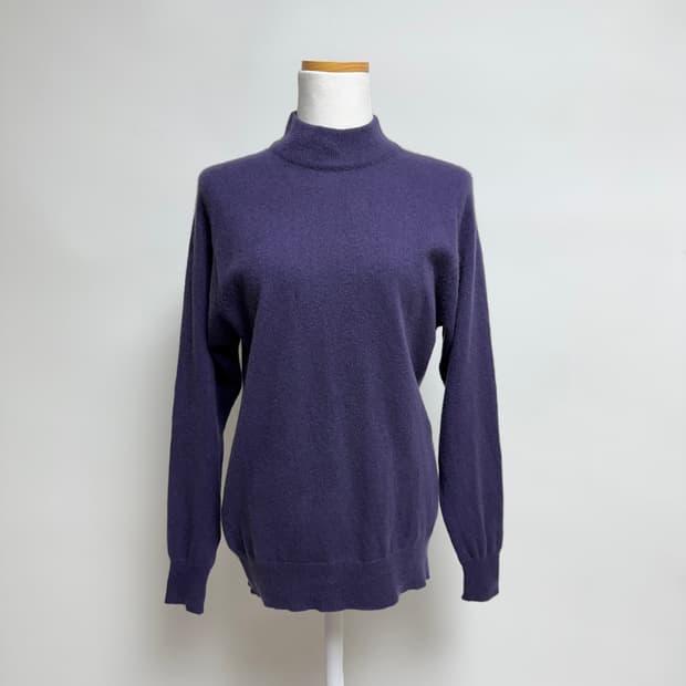 [캐시미어 100%] 딥 바이올렛 하프넥 반폴라 니트