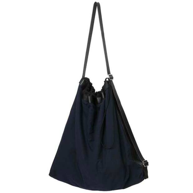 해칭룸 벨트백 블랙